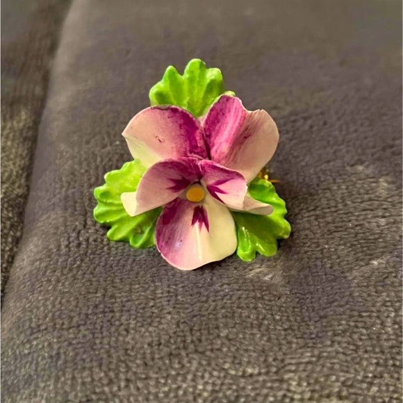 Set of 5 VTG Royal Adderley and Staffordshire-style Bone China Women’s Pins - Picture 2 of 10